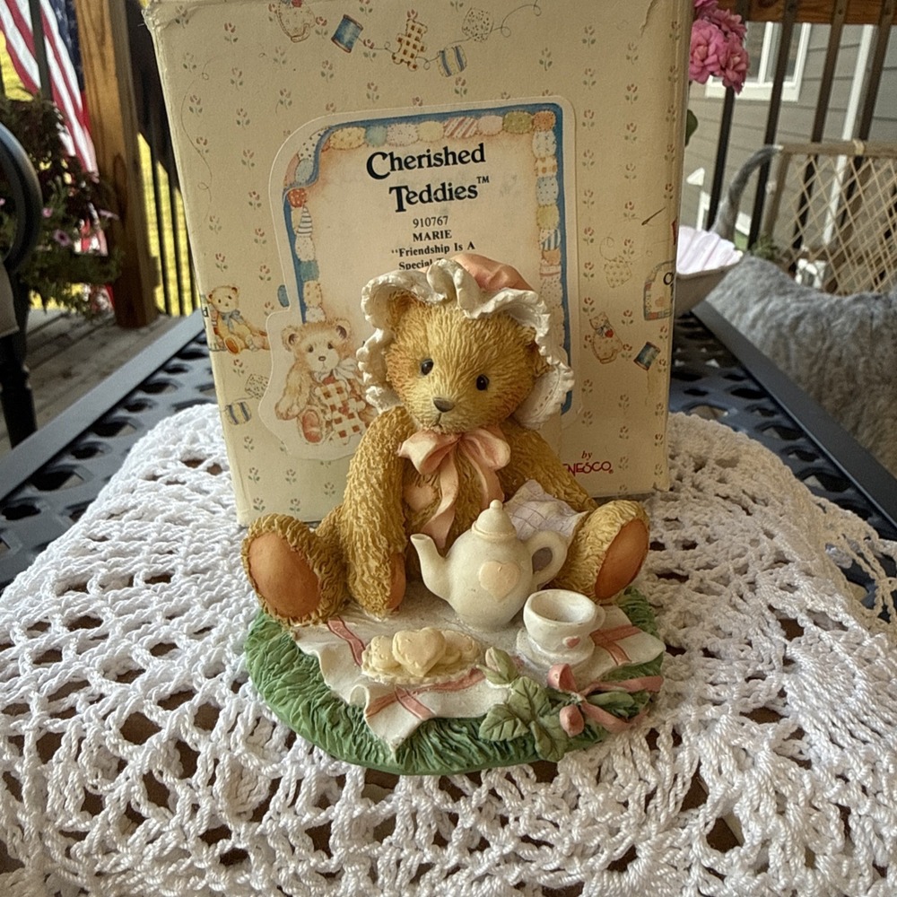 Cherished Teddies Marie Friendship Is A Special Treat 910767 1992